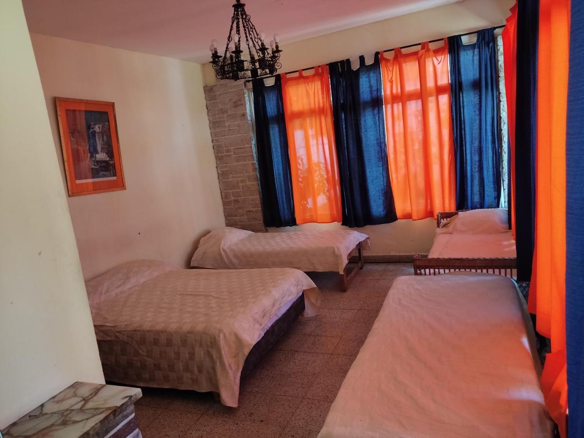 Olivos, Posada Y Habitaciones ブエノスアイレス エクステリア 写真