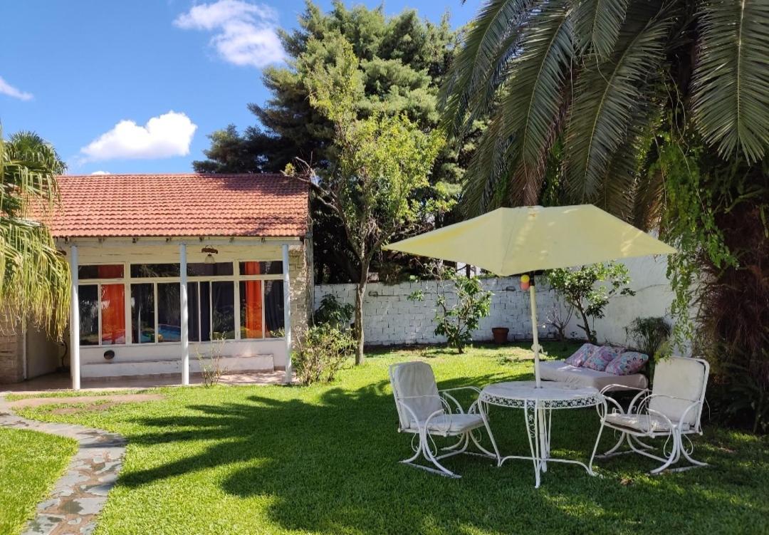 Olivos, Posada Y Habitaciones ブエノスアイレス エクステリア 写真
